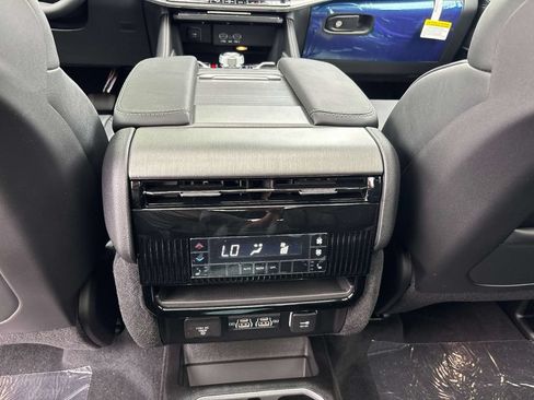 New 2026 Jeep Grand Wagoneer Limited AWD/4WD image 8