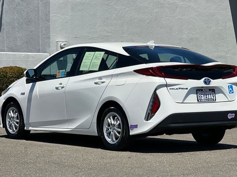 Used 2018 Toyota Prius Prime Premium FWD image 7