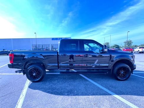 Used 2022 Ford F350 Lariat w/ Black Appearance Package AWD/4WD image 9