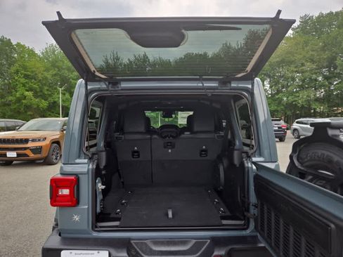 New 2026 Jeep Wrangler Unlimited Sahara AWD/4WD image 24