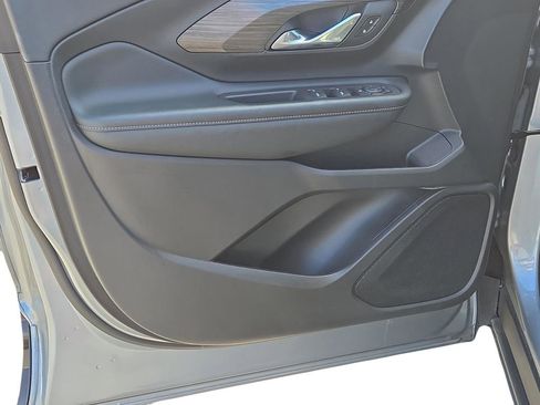Used 2024 GMC Terrain SLE image 16