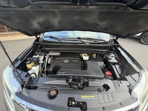Used 2014 Nissan Pathfinder Platinum AWD/4WD image 35