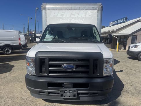 Used 2022 Ford E-350 and Econoline 350 Super Duty image 4