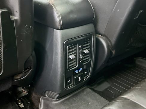 Used 2017 Jeep Grand Cherokee Limited w/ Luxury Group II AWD/4WD image 26