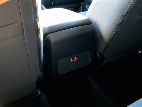 Used 2022 Nissan Frontier SV image 14