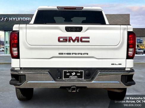 Used 2024 GMC Sierra 1500 SLE image 4