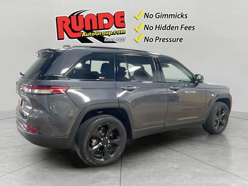 Used 2023 Jeep Grand Cherokee Altitude AWD/4WD image 6