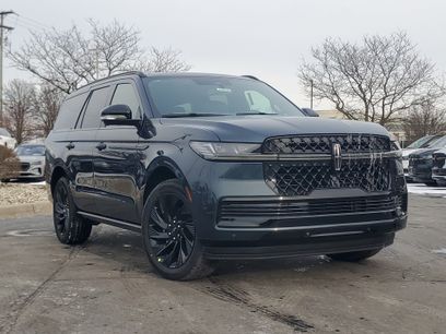New 2026 Lincoln Navigator Reserve w/ Jet Appearance Package