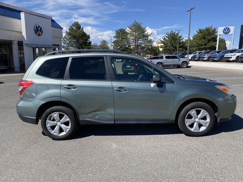 Used 2014 Subaru Forester 2.5i Premium w/ All-Weather Package AWD/4WD image 44