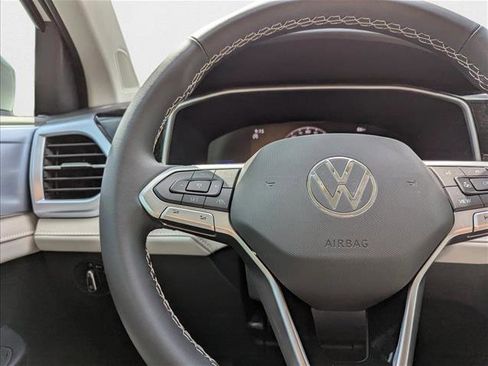 New 2025 Volkswagen Taos SE image 14
