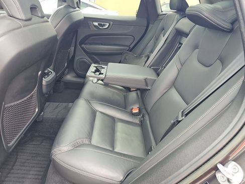 Used 2023 Volvo XC60 B5 Ultimate w/ Climate Package AWD/4WD image 14