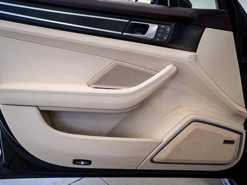 Used 2023 Porsche Panamera Platinum Edition image 32