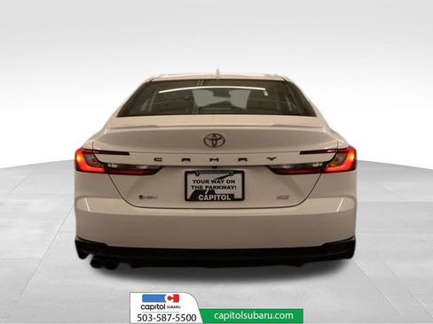 Used 2025 Toyota Camry SE FWD image 4