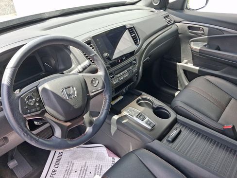 Used 2023 Honda Passport TrailSport image 4