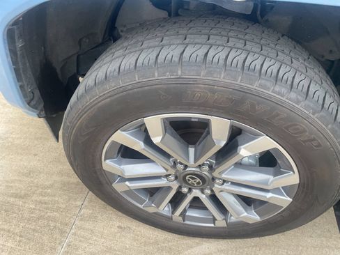 Used 2025 Toyota 4Runner Limited AWD/4WD image 26