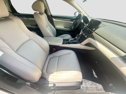 Used 2018 Honda Accord LX image 28