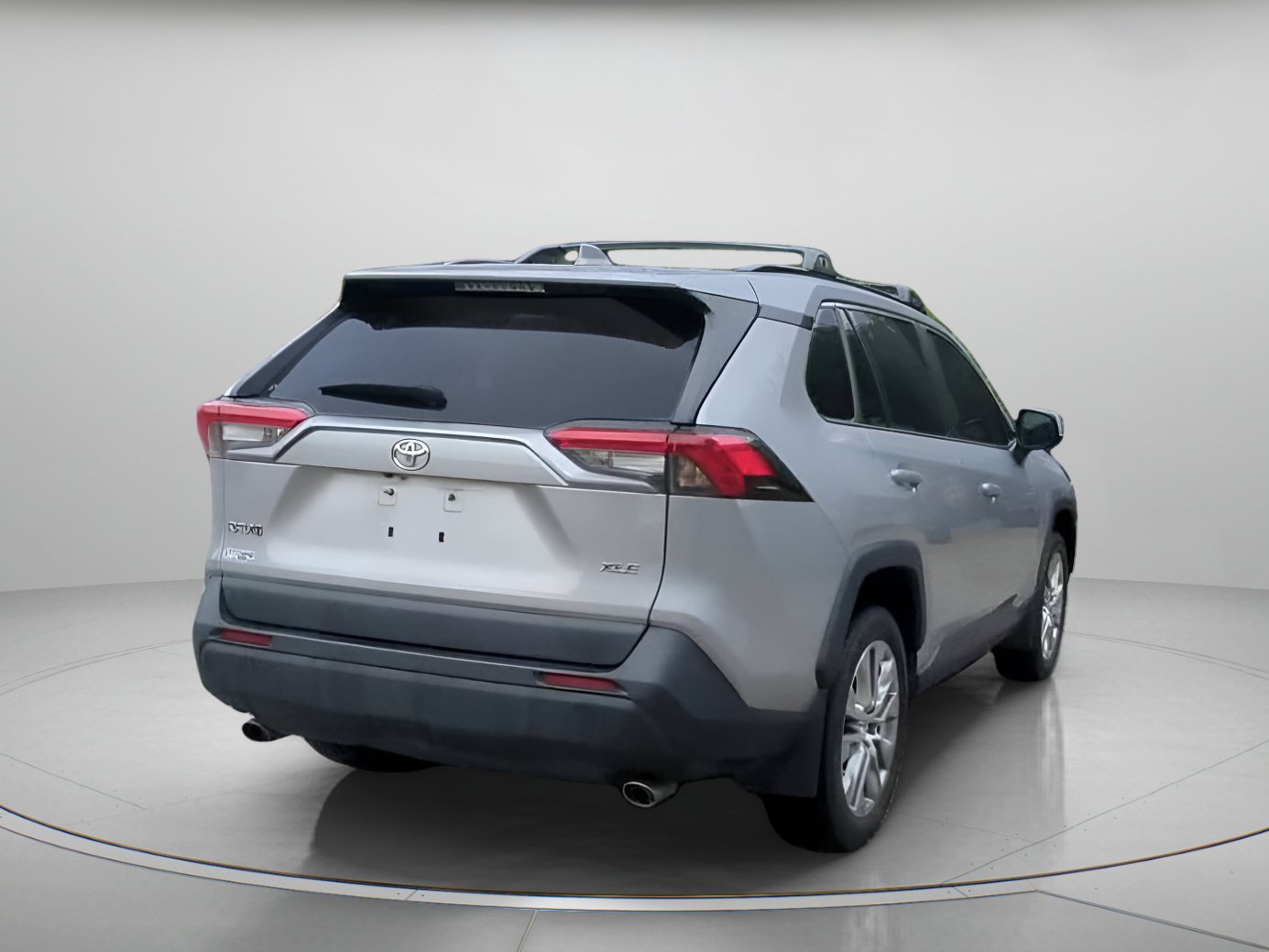 Used 2025 Toyota RAV4 XLE Premium w/ Weather Package FWD image 26