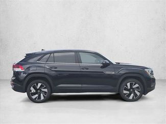 Used 2026 Volkswagen Atlas Cross Sport SE FWD video 4