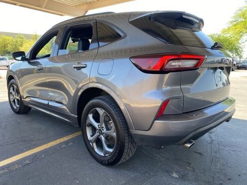 Used 2023 Ford Escape ST-Line AWD/4WD image 2