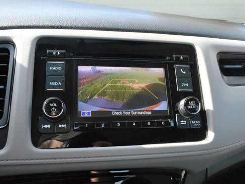 Used 2020 Honda HR-V LX image 16