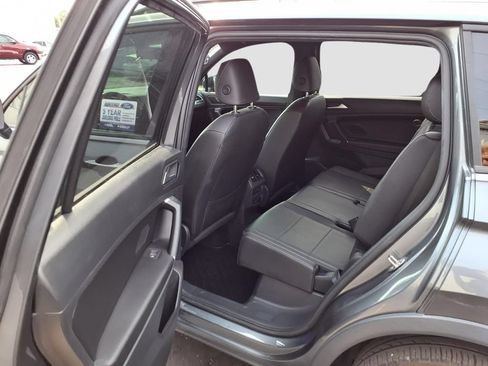 Used 2020 Volkswagen Tiguan SE R-Line FWD image 31