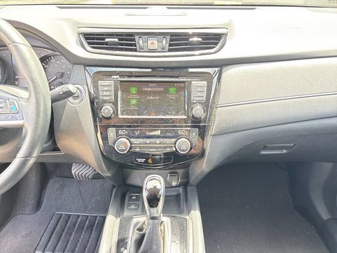 Used 2019 Nissan Rogue SV w/ Sun & Sound Touring Package AWD/4WD image 23