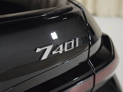 Used 2025 BMW 740i xDrive 740i xDrive image 11