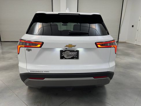 Used 2025 Chevrolet Equinox LT AWD/4WD image 8