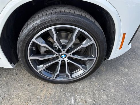 Used 2022 BMW X4 xDrive30i w/ M Sport Package image 16