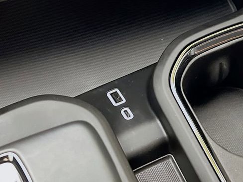 Used 2025 GMC Sierra 1500 AT4 w/ AT4 Premium Package image 21