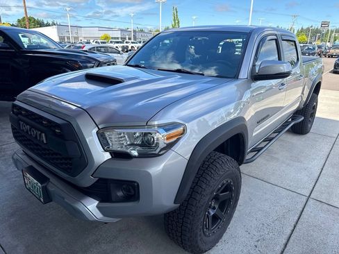 Used 2016 Toyota Tacoma TRD Sport AWD/4WD image 8