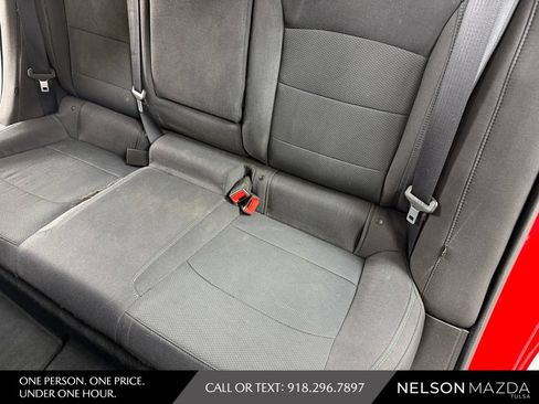 Used 2018 Chevrolet Cruze LT w/ Convenience Package FWD image 40