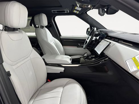 New 2026 Land Rover Range Rover Sport SE image 15