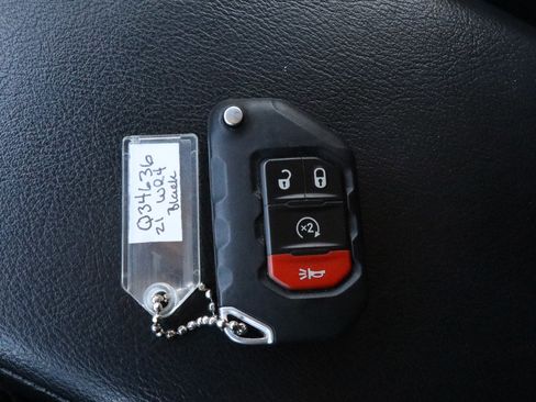 Used 2021 Jeep Wrangler Unlimited Rubicon AWD/4WD image 34