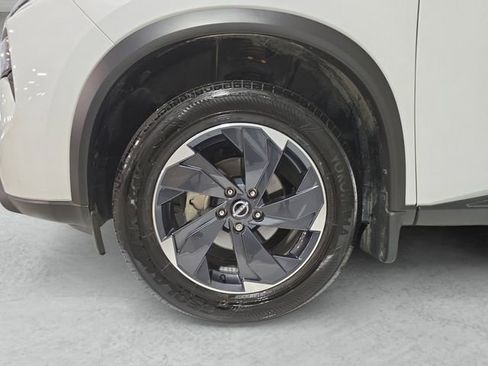 Used 2024 Nissan Rogue SV w/ SV Premium Package FWD image 23