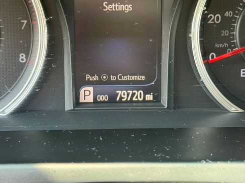 Used 2017 Toyota Camry SE image 7