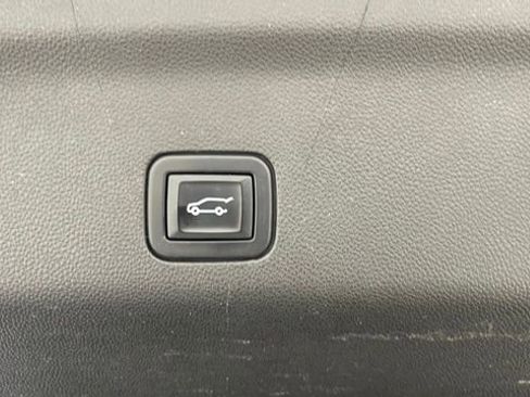 Used 2022 Cadillac Escalade ESV Premium Luxury image 51