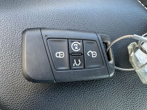 Used 2025 Volkswagen Jetta SE image 22