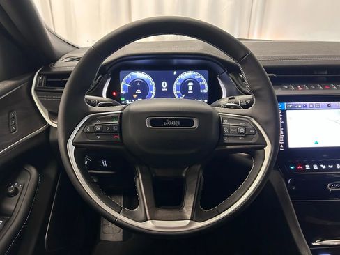 New 2026 Jeep Grand Cherokee Limited AWD/4WD image 9