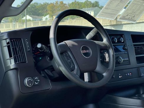 Used 2021 GMC Savana 2500 image 6