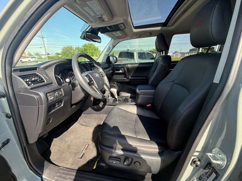 Used 2022 Toyota 4Runner TRD Off-Road Premium w/ 4Runner Black Package (TMS) AWD/4WD image 11