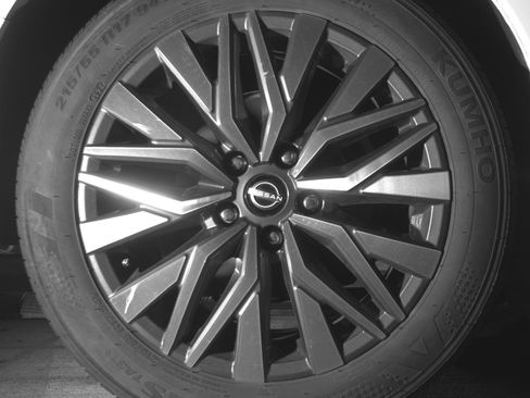 Used 2025 Nissan Altima 2.5 SV image 15