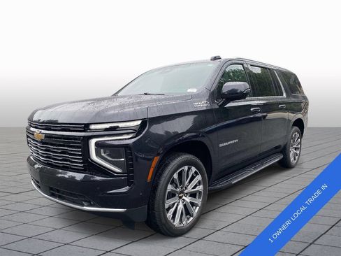 Used 2025 Chevrolet Suburban High Country AWD/4WD image 3