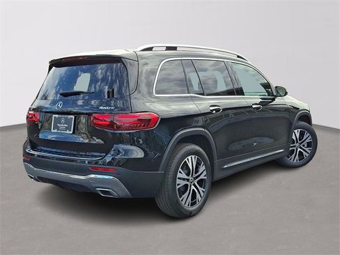 Certified 2024 Mercedes-Benz GLB 250 4MATIC w/ Driver Assistance Package image 4