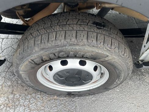 Used 2024 Ford Transit 250 148 Medium Roof RWD image 9