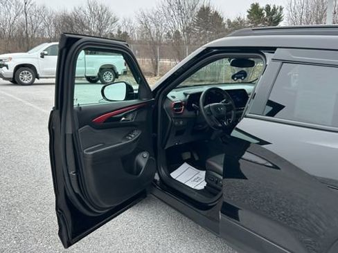 Certified 2024 Chevrolet TrailBlazer RS w/ Convenience Package image 13