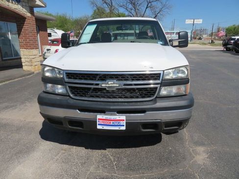 Used 2006 Chevrolet Silverado 1500 W/T AWD/4WD image 2