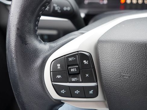 Certified 2022 Ford Explorer XLT w/ Equipment Group 202A image 36