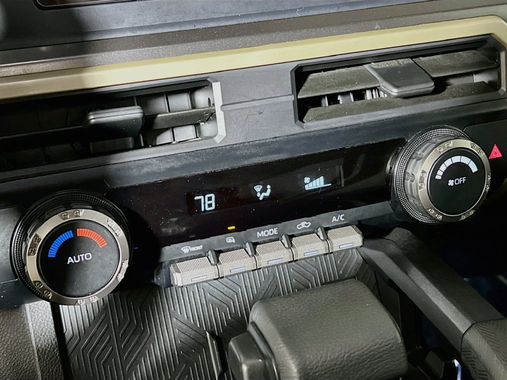 Certified 2025 Toyota Tacoma TRD Off-Road AWD/4WD image 14
