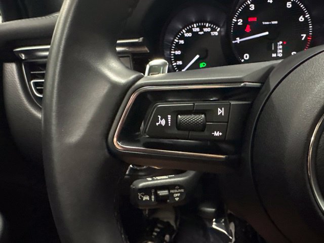 Used 2024 Porsche Macan AWD/4WD image 18